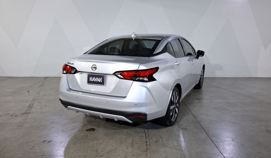Nissan Versa 1.6 PLATINUM CVT Sedan 2021