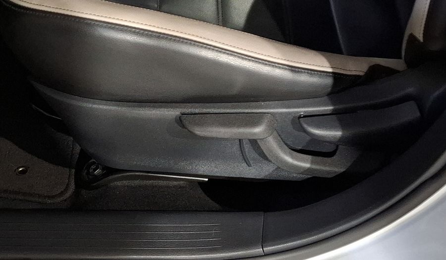 Nissan Versa 1.6 PLATINUM CVT Sedan 2021