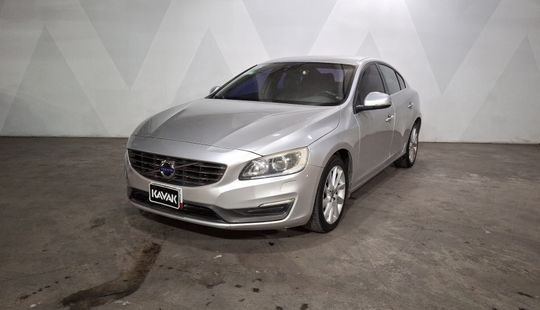 Volvo • S60