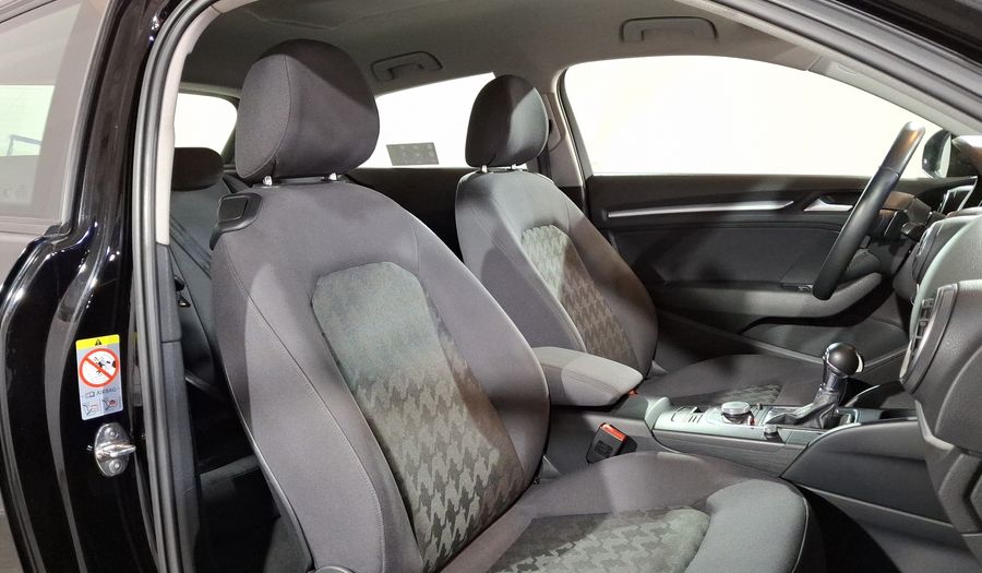 Audi A3 1.4 TFSI AMBIENTE S TRONIC Hatchback 2013
