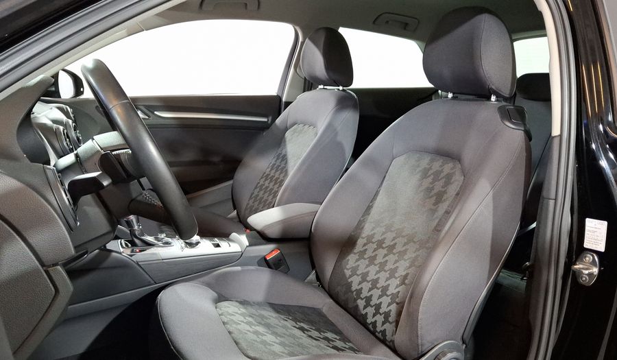 Audi A3 1.4 TFSI AMBIENTE S TRONIC Hatchback 2013