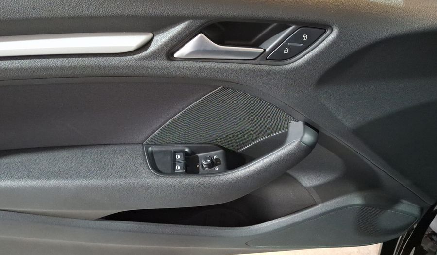 Audi A3 1.4 TFSI AMBIENTE S TRONIC Hatchback 2013