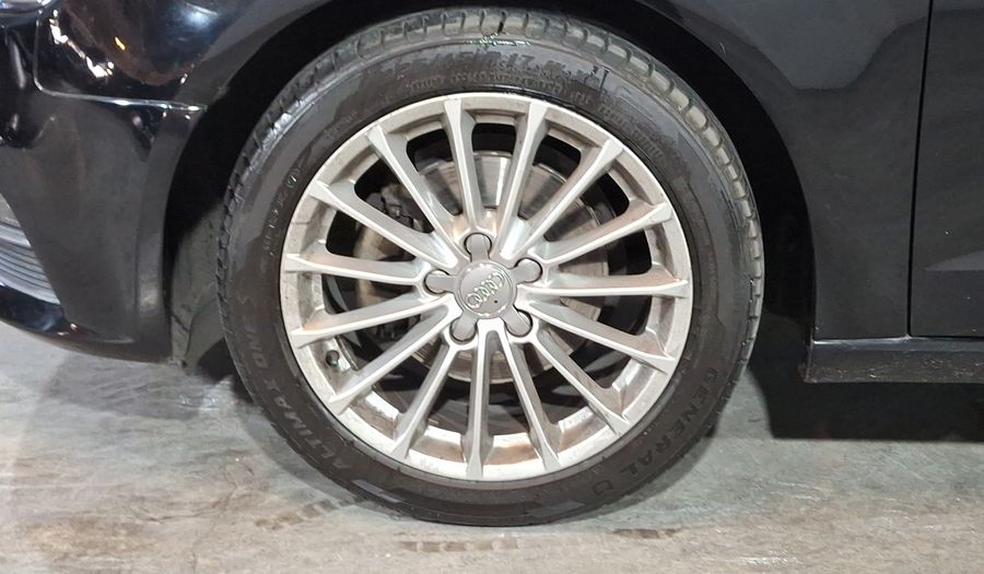 Audi A3 1.4 TFSI AMBIENTE S TRONIC Hatchback 2013