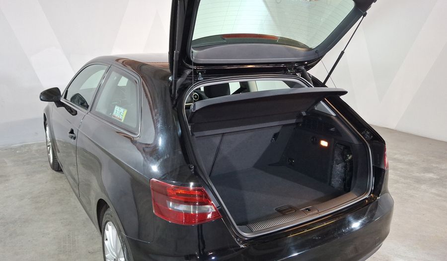 Audi A3 1.4 TFSI AMBIENTE S TRONIC Hatchback 2013