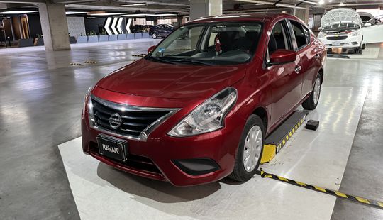 Nissan • Versa