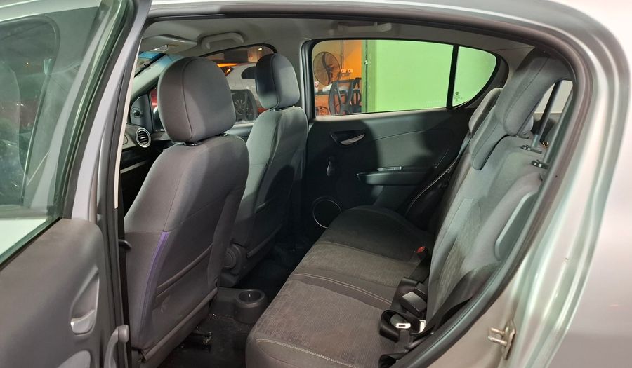 Fiat Palio 1.4 ATTRACTIVE Hatchback 2017