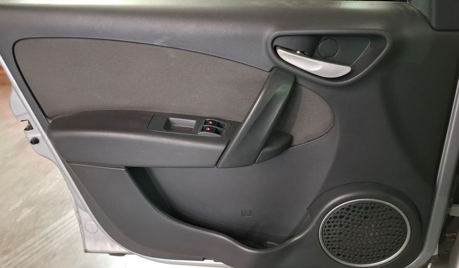 Fiat Palio 1.4 ATTRACTIVE Hatchback 2017