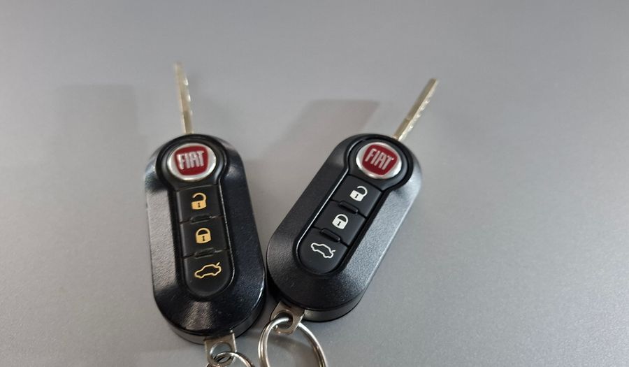 Fiat Palio 1.4 ATTRACTIVE Hatchback 2017