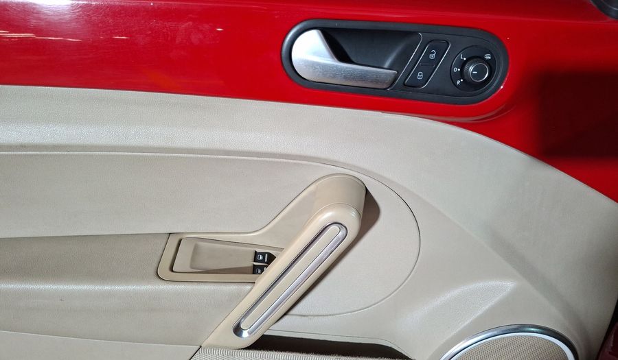 Volkswagen Beetle 2.5 SPORT TIPTRONIC Hatchback 2016