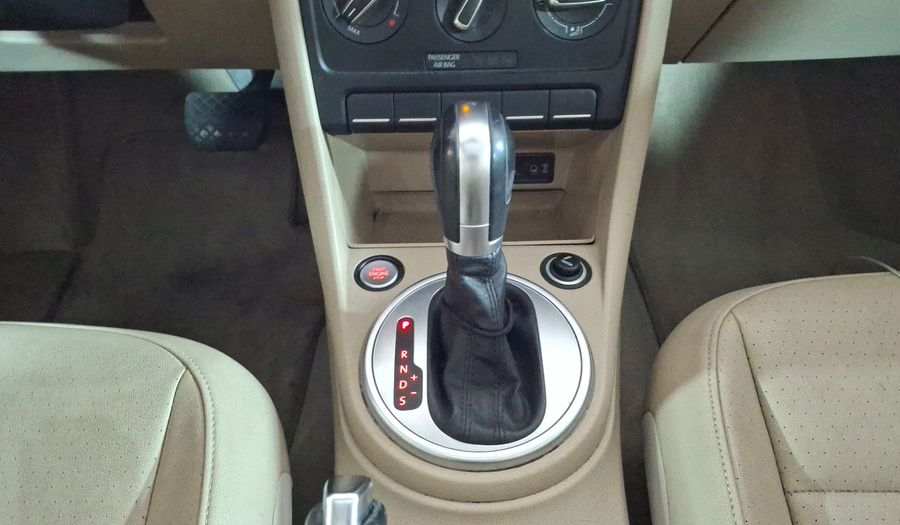 Volkswagen Beetle 2.5 SPORT TIPTRONIC Hatchback 2016