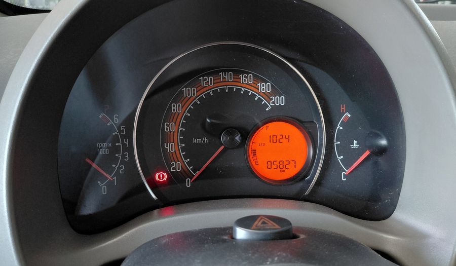 Fiat Uno 1.4 8V ATTRACTIVE 5P Hatchback 2013