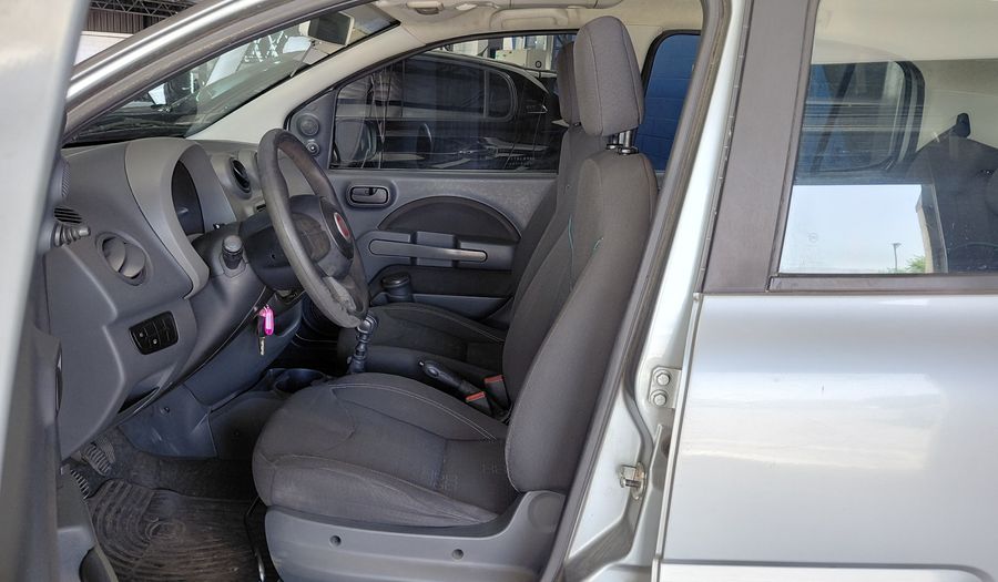 Fiat Uno 1.4 8V ATTRACTIVE 5P Hatchback 2013