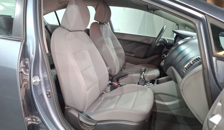 Kia Forte 2.0 L MT Sedan 2017