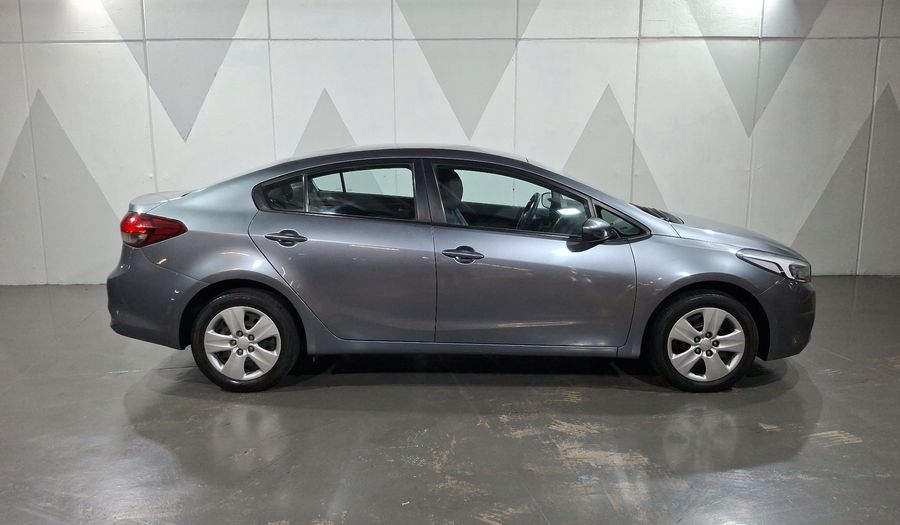 Kia Forte 2.0 L MT Sedan 2017