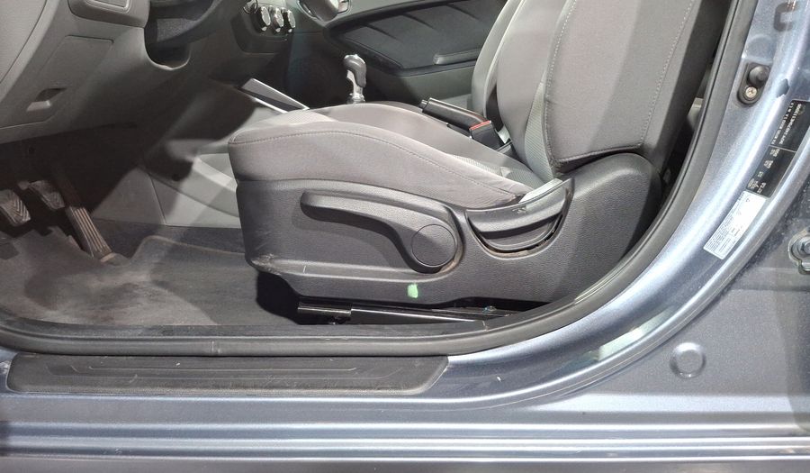 Kia Forte 2.0 L MT Sedan 2017