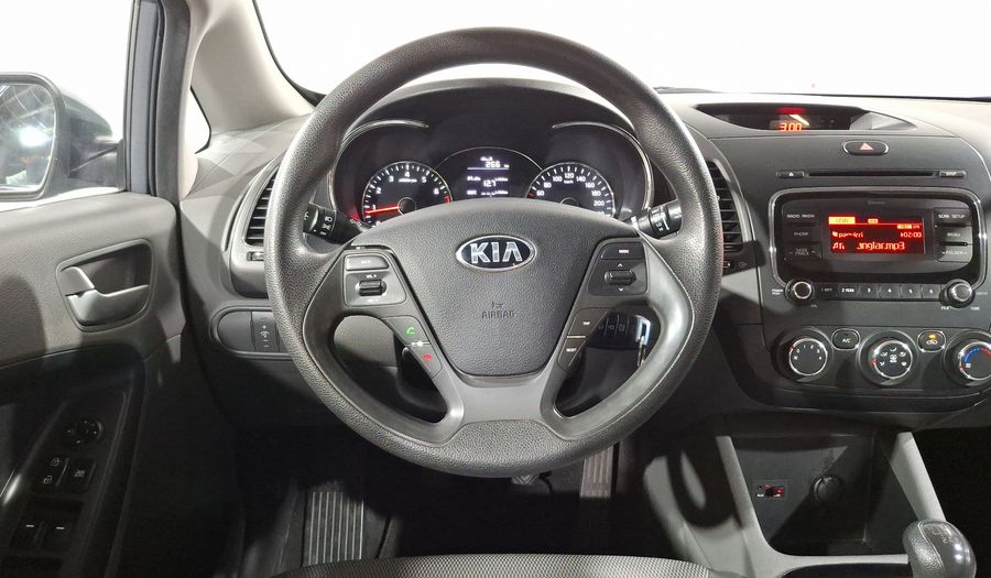 Kia Forte 2.0 L MT Sedan 2017