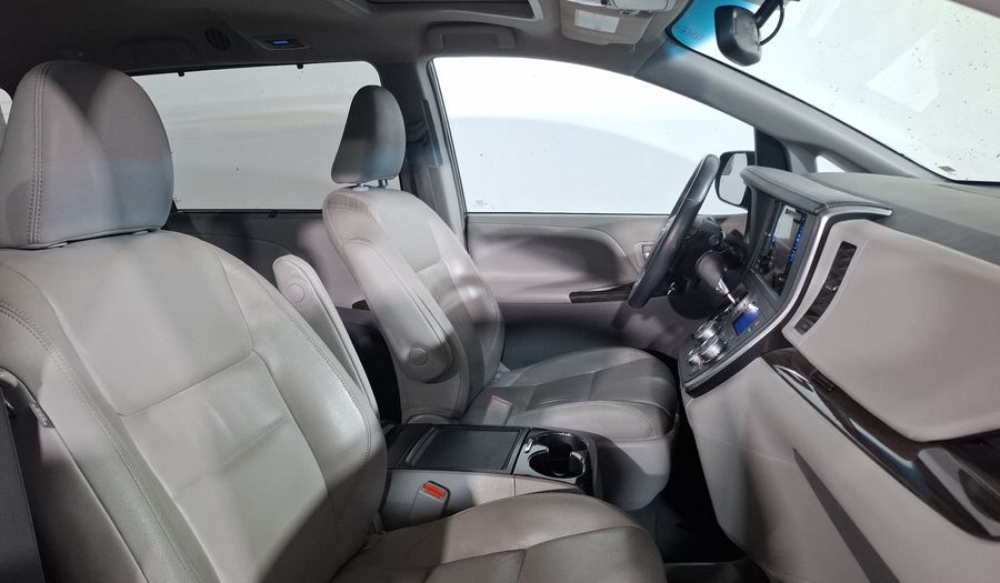 Toyota Sienna 3.5 XLE PIEL AT Minivan 2017