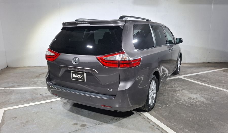 Toyota Sienna 3.5 XLE PIEL AT Minivan 2017