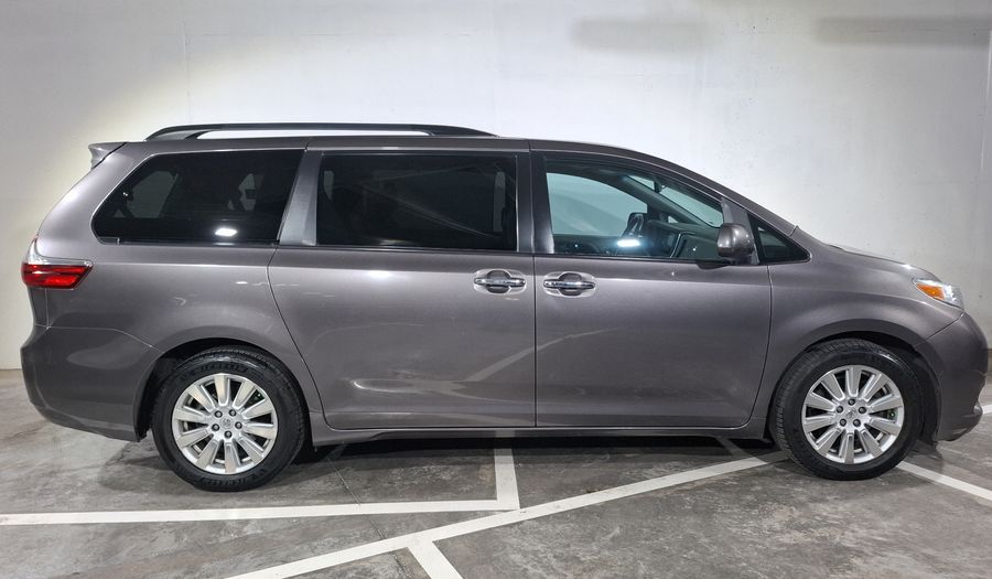 Toyota Sienna 3.5 XLE PIEL AT Minivan 2017