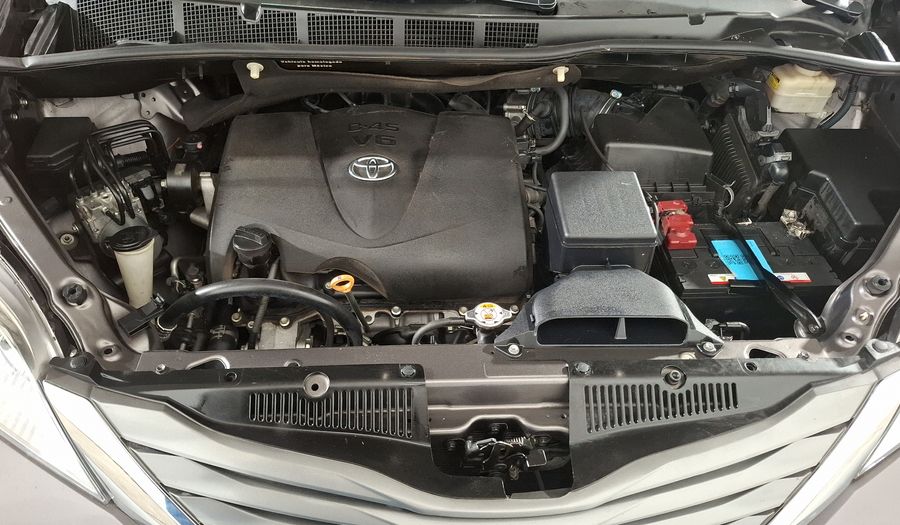 Toyota Sienna 3.5 XLE PIEL AT Minivan 2017
