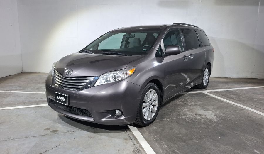 Toyota Sienna 3.5 XLE PIEL AT Minivan 2017