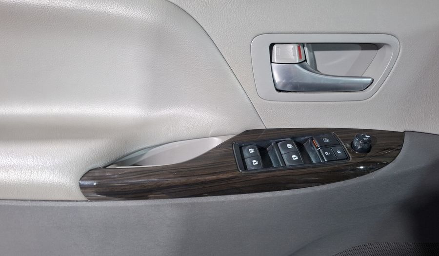 Toyota Sienna 3.5 XLE PIEL AT Minivan 2017