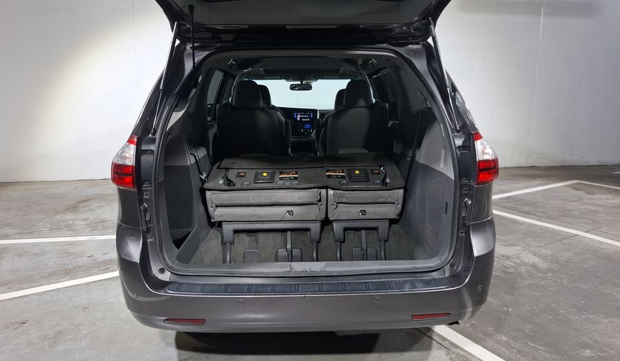Toyota Sienna 3.5 XLE PIEL AT Minivan 2017