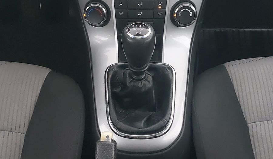 Chevrolet Cruze 1.8 1LS M Sedan 2013