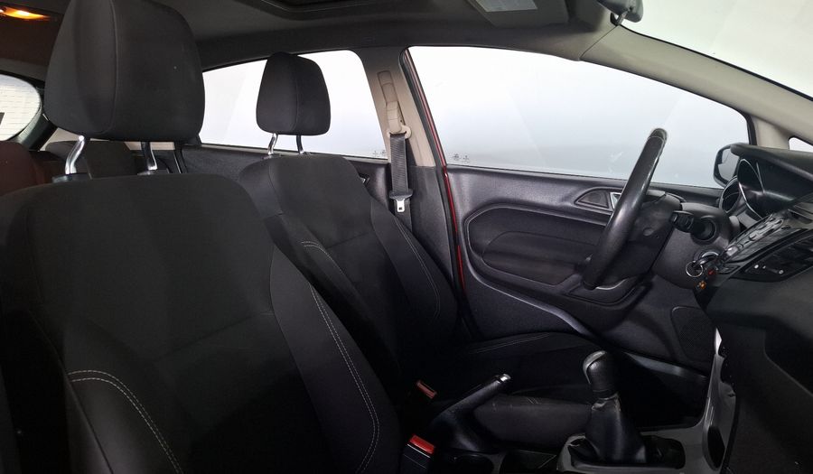 Ford Fiesta 1.6 SE MT Hatchback 2016