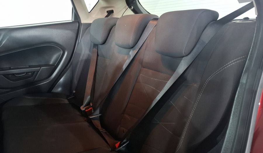 Ford Fiesta 1.6 SE MT Hatchback 2016