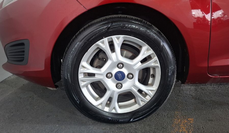Ford Fiesta 1.6 SE MT Hatchback 2016