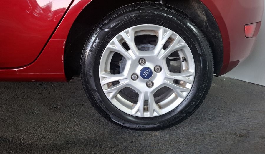Ford Fiesta 1.6 SE MT Hatchback 2016