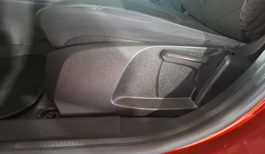 Ford Fiesta 1.6 SE MT Hatchback 2016