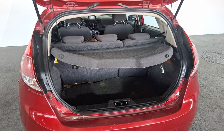 Ford Fiesta 1.6 SE MT Hatchback 2016