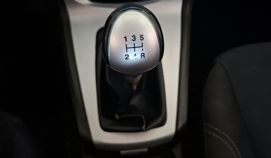 Ford Fiesta 1.6 SE MT Hatchback 2016