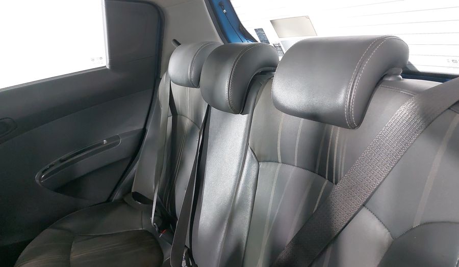 Chevrolet Spark 1.2 LTZ C MT Hatchback 2015