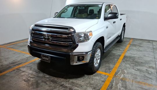 Toyota • Tundra
