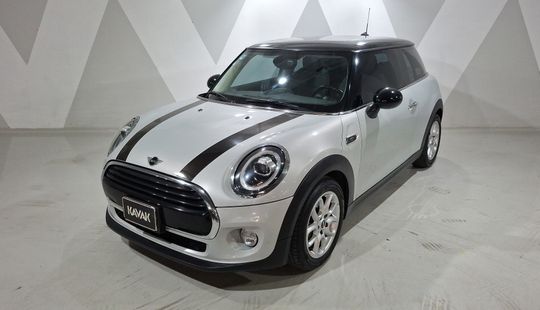 2019 • 64,637 km • Manual