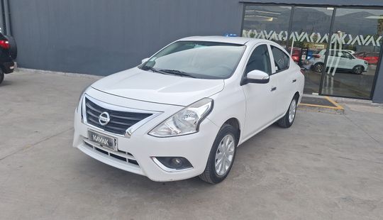 Nissan • Versa