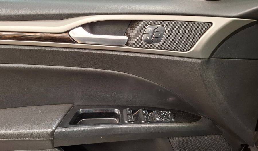 Ford Mondeo 2.0 SE AUTO Sedan 2016