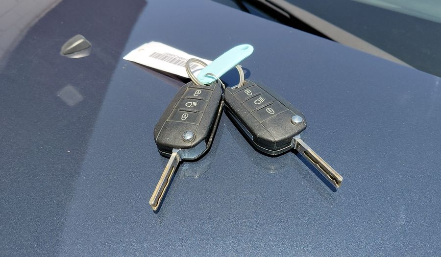 Peugeot 208 1.6 FELINE PACK CUIR Hatchback 2015