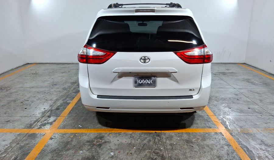 Toyota Sienna 3.5 XLE PIEL AUTO Minivan 2019