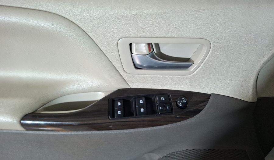 Toyota Sienna 3.5 XLE PIEL AUTO Minivan 2019