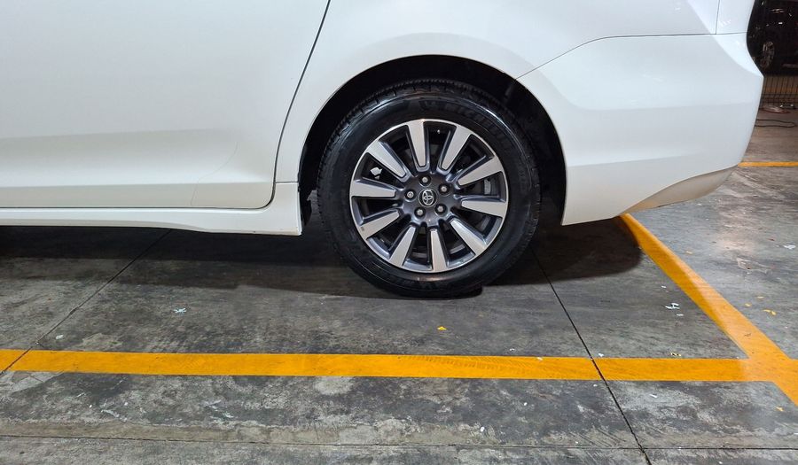 Toyota Sienna 3.5 XLE PIEL AUTO Minivan 2019