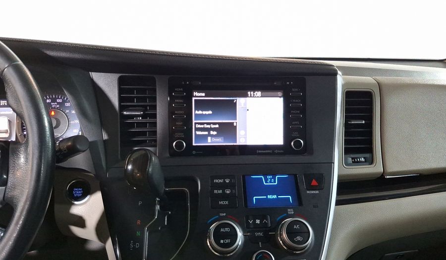 Toyota Sienna 3.5 XLE PIEL AUTO Minivan 2019