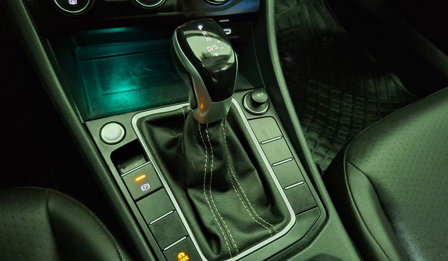 Volkswagen Jetta 1.4 TSI AUTO COMFORTLINE Sedan 2024