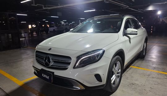 Mercedes Benz • Clase GLA