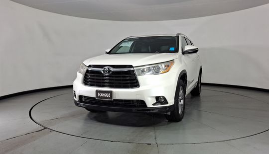 Toyota • Highlander