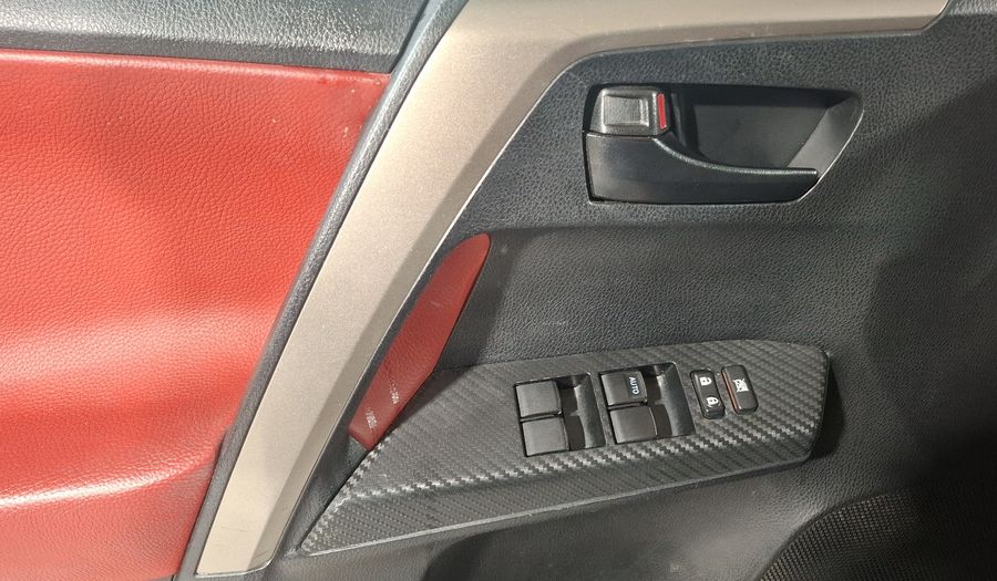 Toyota Rav4 2.5 XLE AT Suv 2013