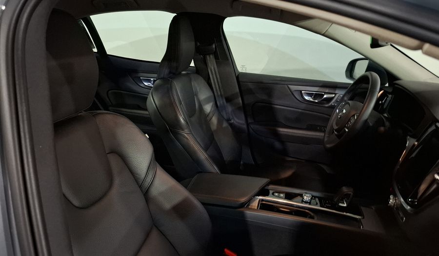 Volvo S60 2.0 B4 MHEV PLUS AUTO Sedan 2023